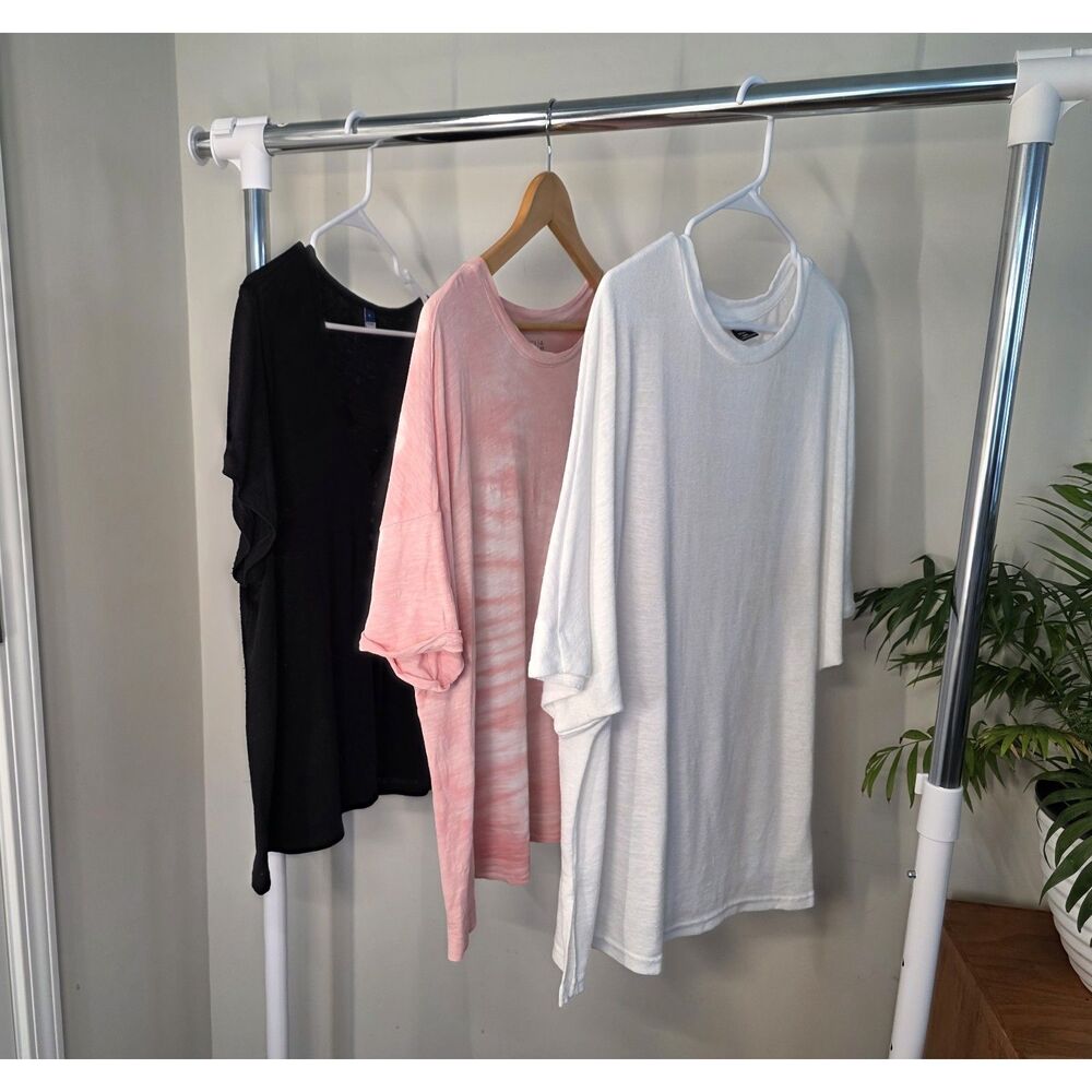 Lot of 3 Womens Shirts XL 1XL Old Navy Time & Tru Curve Tops Pink Black White